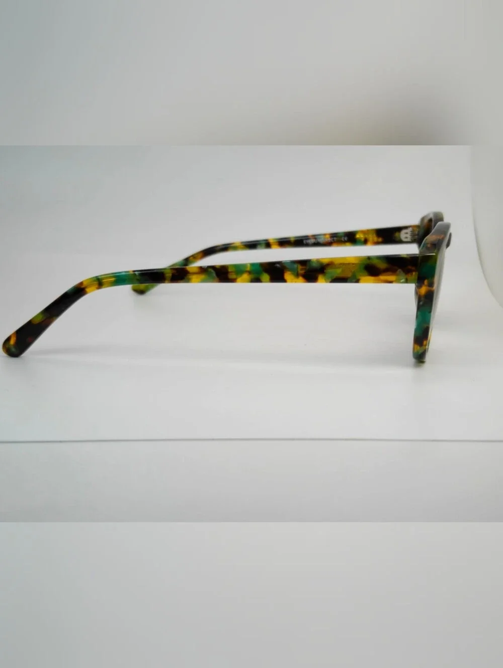 Coppola. Marble Tortoise & Teal Round Frame. Unique Color.